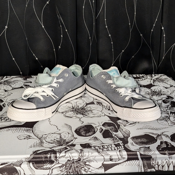 NWOT Converse size 8 grey with light blue and white striped double tongue - Picture 3 of 6